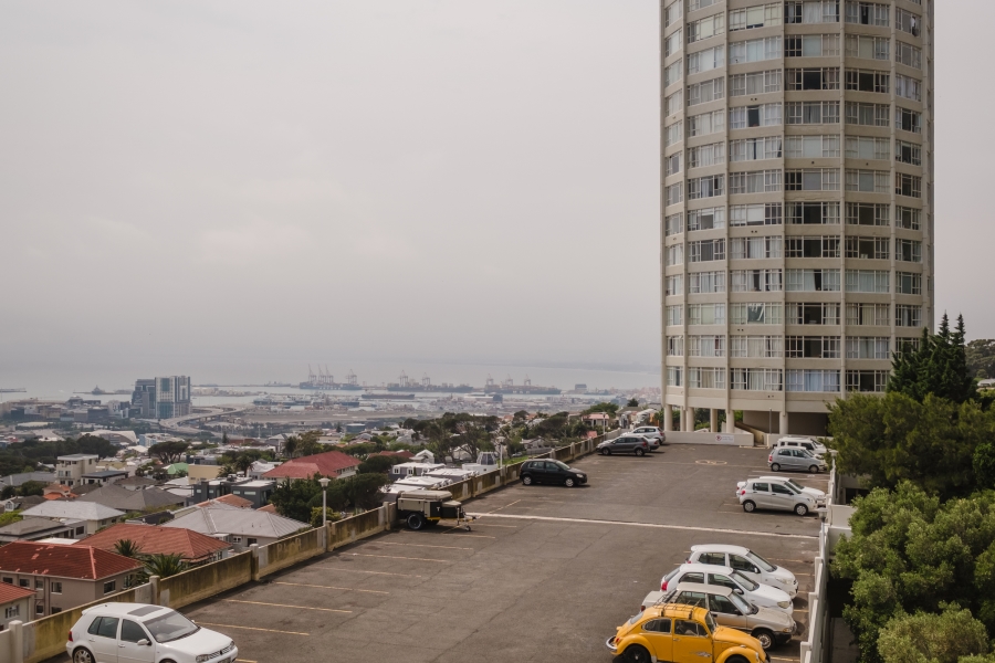 1 Bedroom Property for Sale in Vredehoek Western Cape
